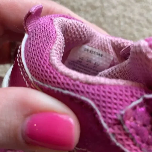 𝅺STRIDE rite size 5 girls shoes as is! - Picture 4 of 4